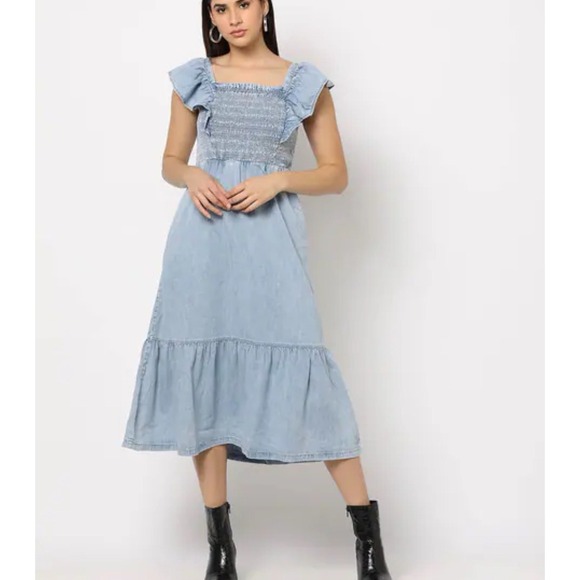 GAP Smocked Flutter Sleeve Denim Midi Dress Washwell Peasant Bohemian XS Pet - Picture 1 of 9